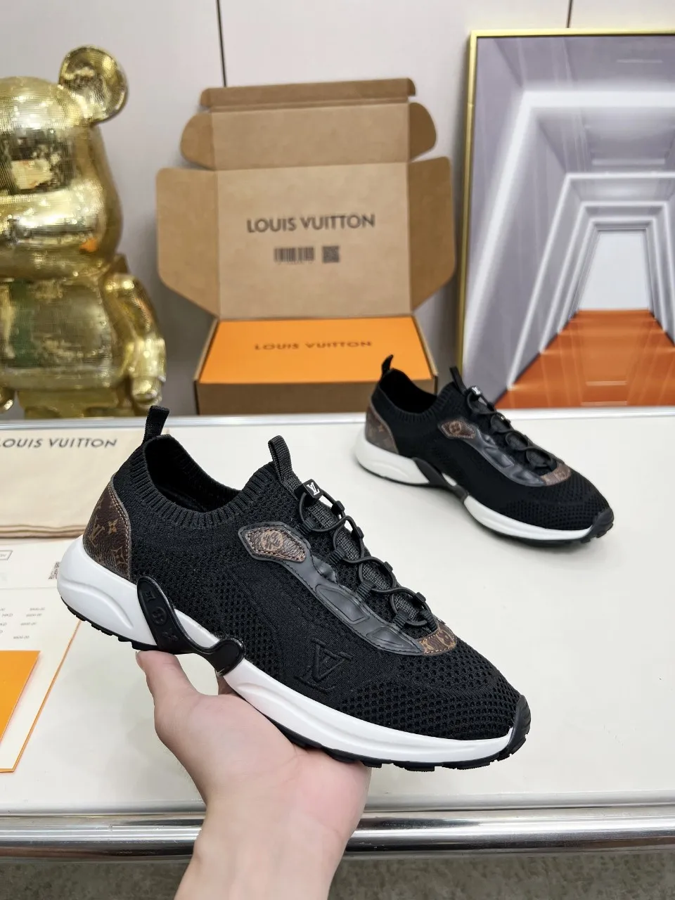 Men's Men's Shoes💰540 Men's and Women's LV Olym Men's Shoes💰ia sneakers are knitted technical fabric body with Monogram canvas trim, elastic laces and pull tabs for easy on and off, and light outsoles embellished with Monogram flowers for a comfortable and elastic wearing experience. Knitted technical fabric shoelaces, Louis Vuitton elements 35-45 (34*45*46* custom-made, non-refundable and non-exchangeable)